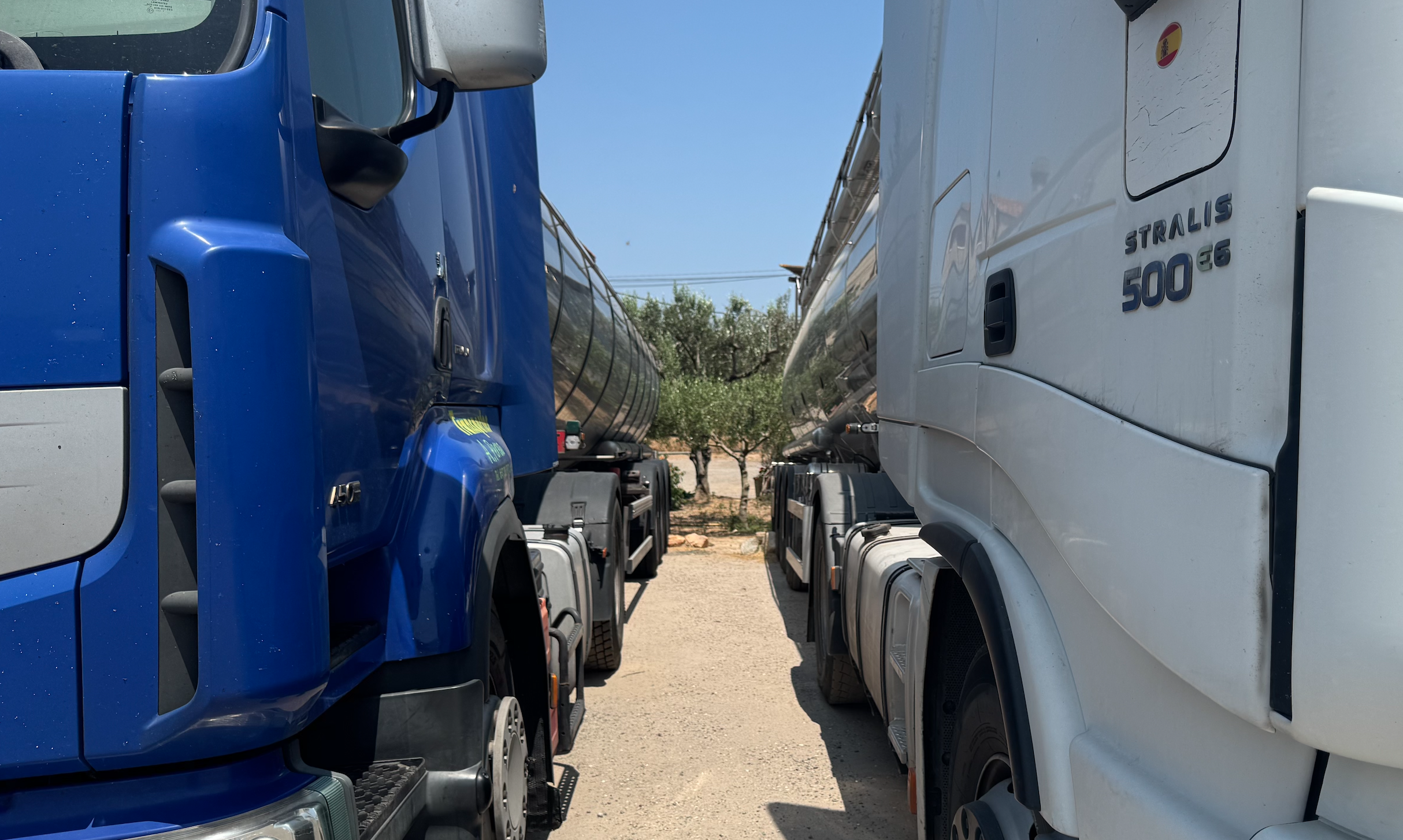 Camiones cisterna Transportes Ropeto